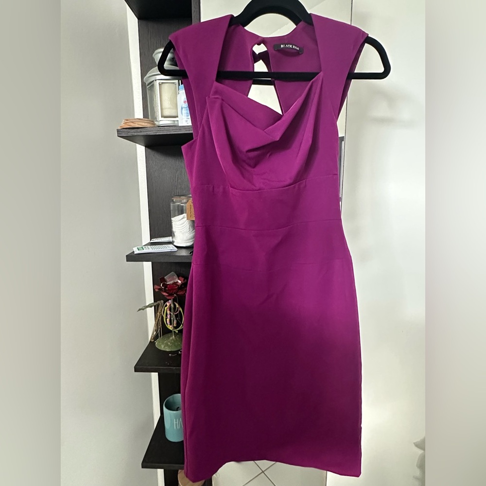 Black halo burgundy/Purple Sleeveless Dress with keyhole back size 4